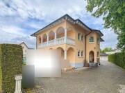 Einfamilienhaus mit Doppelgarage