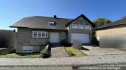 Wohnhaus mit Garage