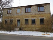 Wohnhaus mit Nebengebäude