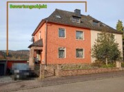 Doppelhaushälfte mit Garage