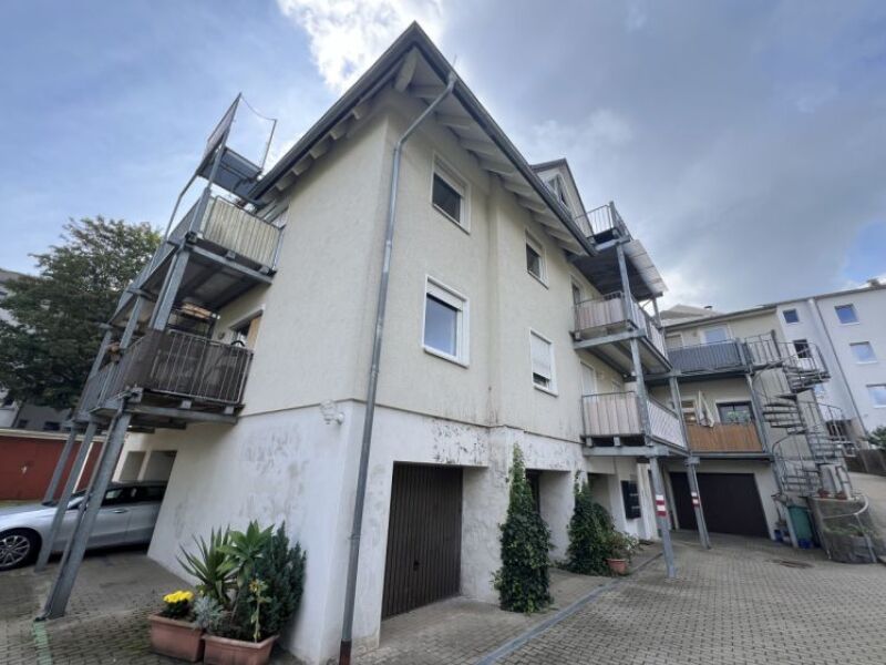 Tolle 2-Zimmer Wohnung mit Balkon im ruhigen Hinterhaus!