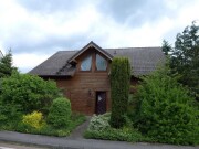 Einfamilienhaus mit Einliegerwohnung und Doppelcarport