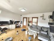 Bezugsfrei ab 15.10.: großzügige 3-Zimmer-Wohnung mit großer Garage …