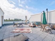 Über den Dächern Berlins: Lichtdurchflutete DG-Maisonette mit 92m² D…