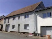 Zweifamilienhaus mit Scheune und Anbau