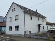 Zweifamilienhaus mit Garage