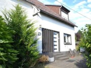 Einfamilienhaus mit Nebengebäuden