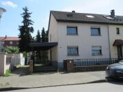 Erbbaurecht an Reihenendhaus mit Carport