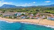 Charmantes Reihenhaus in Strandlage von Dénia mit 3 Schlafzimmern un…
