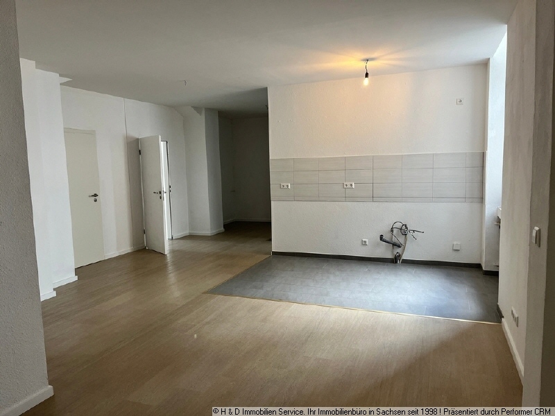 Blick Wohnzimmer und Küche