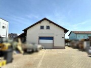 Lagerhalle mit Wohnhaus