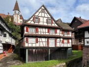 Ein-/Zweifamilienhaus mit Ökonomieanbau