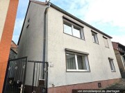 Einfamilienhaus mit Nebengebäuden