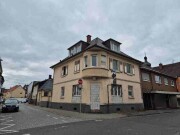 Zweifamilienhaus mit Lagergebäude
